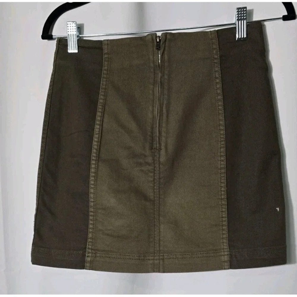 Free People Women's Body Con Camo Zip‎ Back Mini Skirt Size 2 Y2K